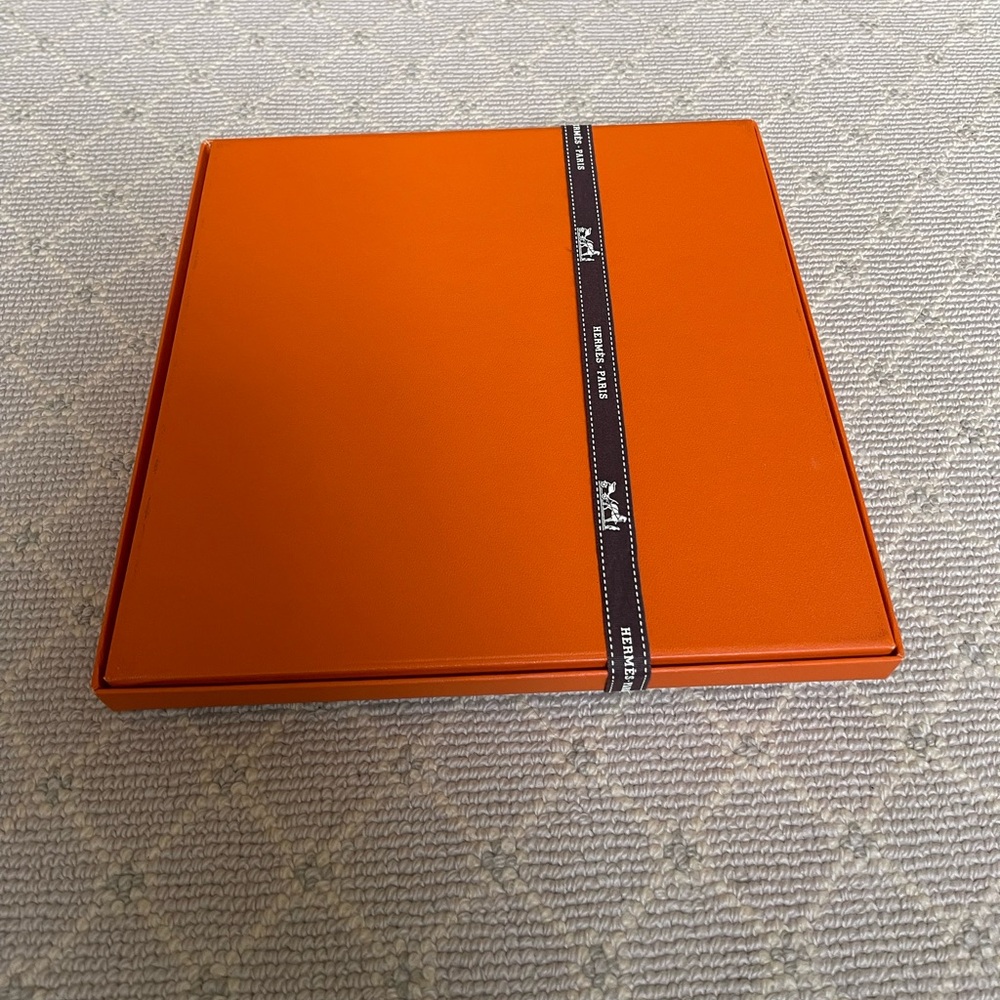 Authentic HERMES Box, Shopping Bag, Ribbon - Picture 4 of 11